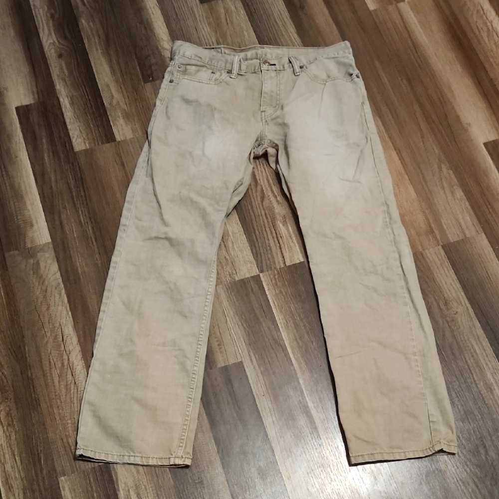 Levi's 514 Size 33 x 30  tan Jeans